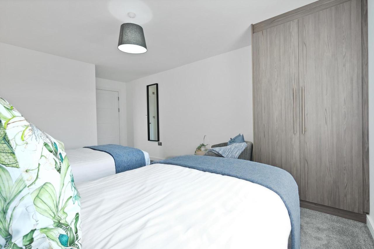 St Martins House Luxury 2 Bedroom Apartments Ruislip By 360Stays Exterior foto