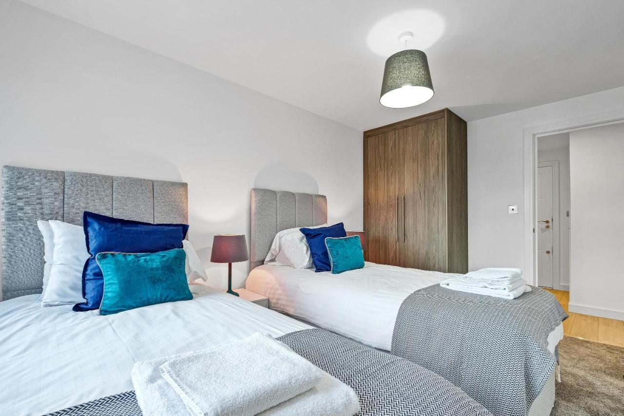 St Martins House Luxury 2 Bedroom Apartments Ruislip By 360Stays Exterior foto