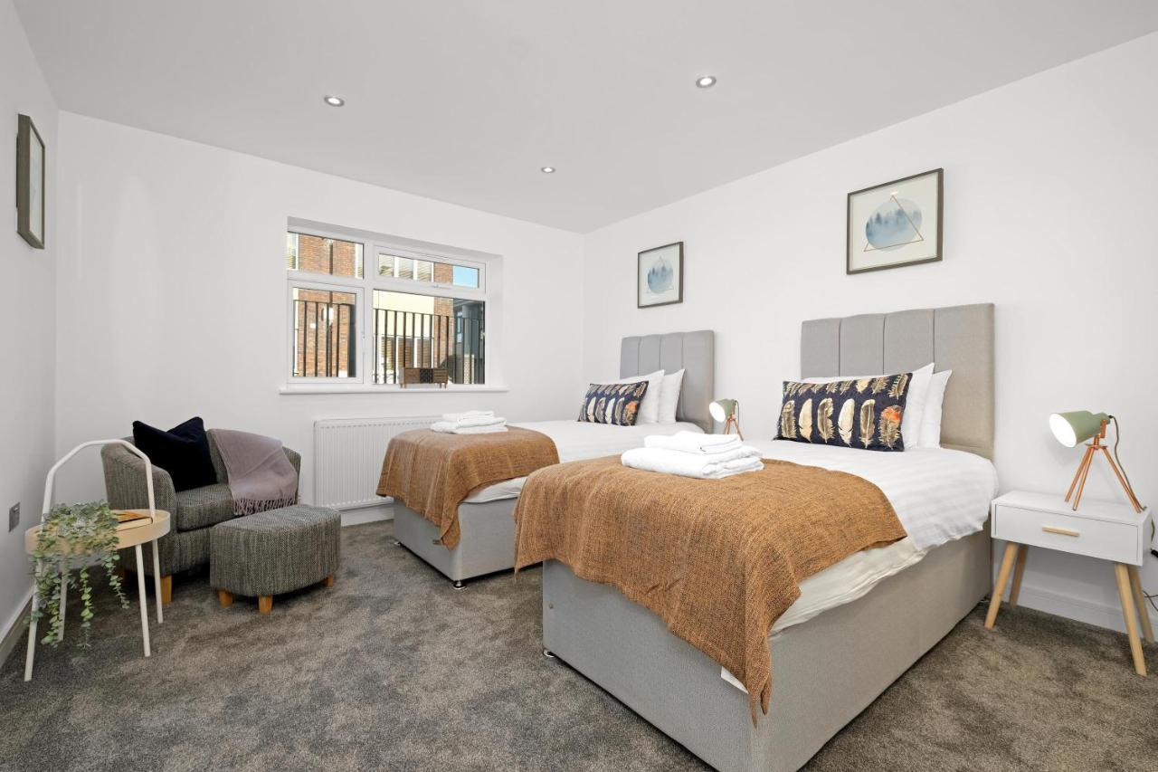 St Martins House Luxury 2 Bedroom Apartments Ruislip By 360Stays Exterior foto