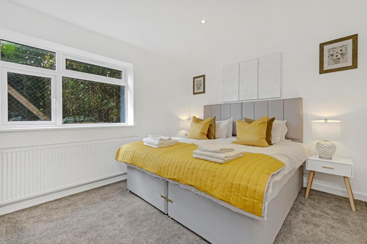 St Martins House Luxury 2 Bedroom Apartments Ruislip By 360Stays Exterior foto