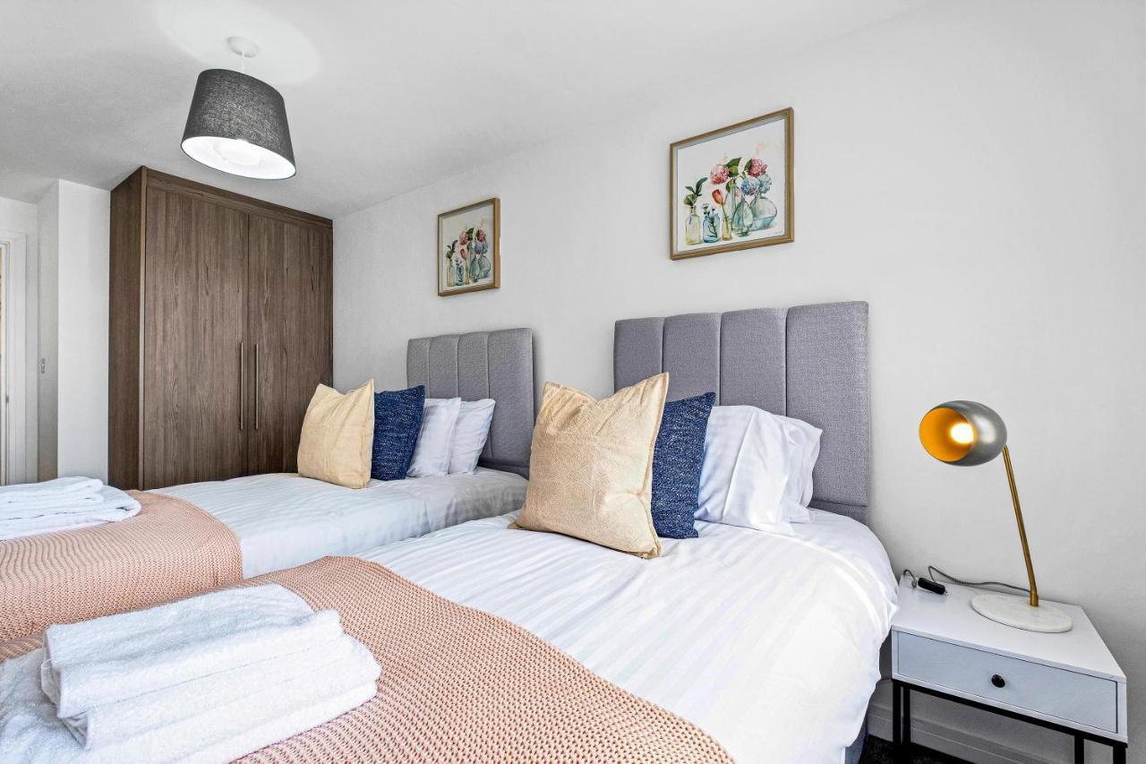 St Martins 2 Bedroom Apartments In Ruislip By 360 Stays Exterior foto