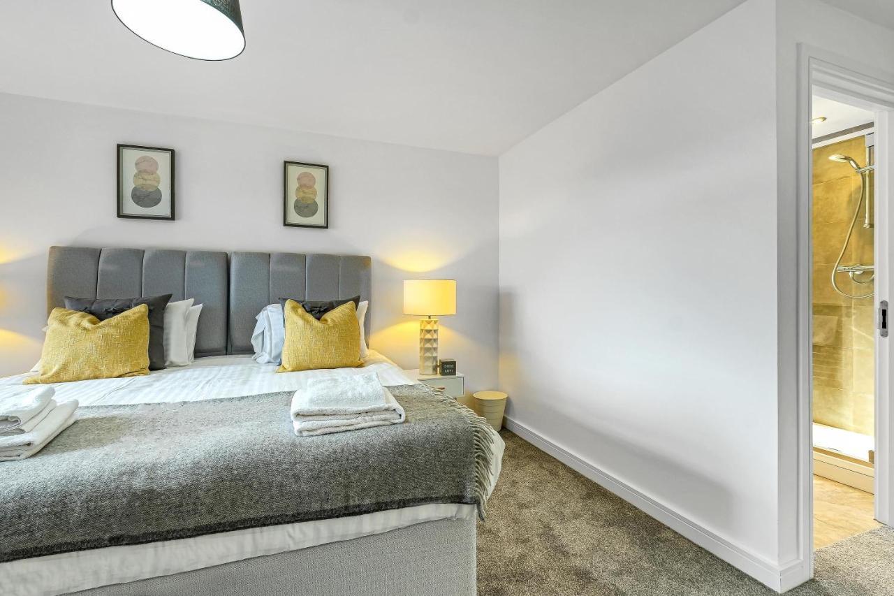 St Martins House Luxury 2 Bedroom Apartments Ruislip By 360Stays Exterior foto