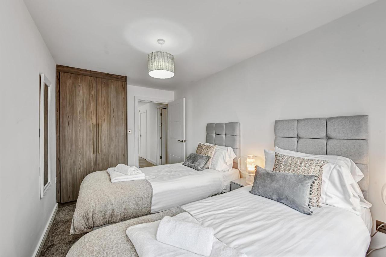 St Martins House Luxury 2 Bedroom Apartments Ruislip By 360Stays Exterior foto