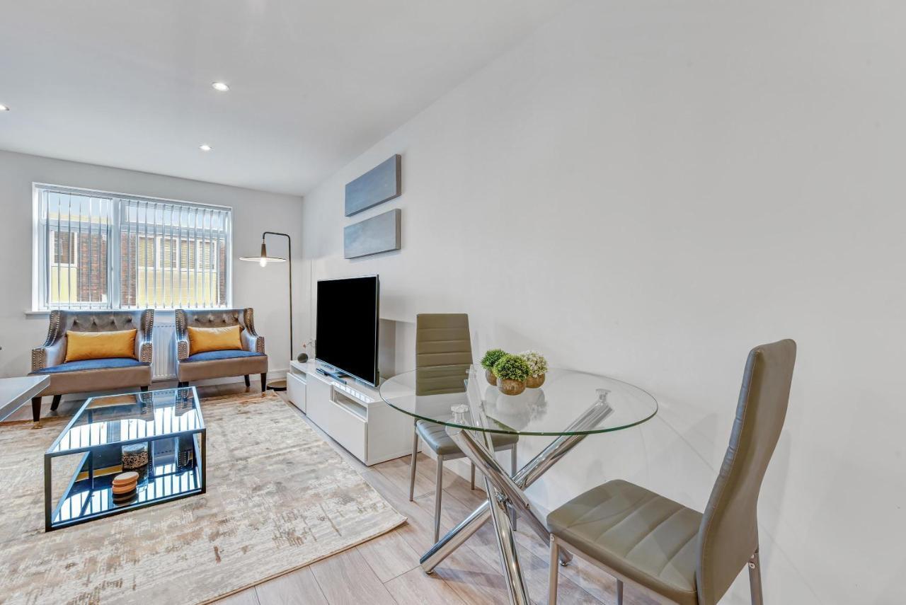 St Martins House Luxury 2 Bedroom Apartments Ruislip By 360Stays Exterior foto