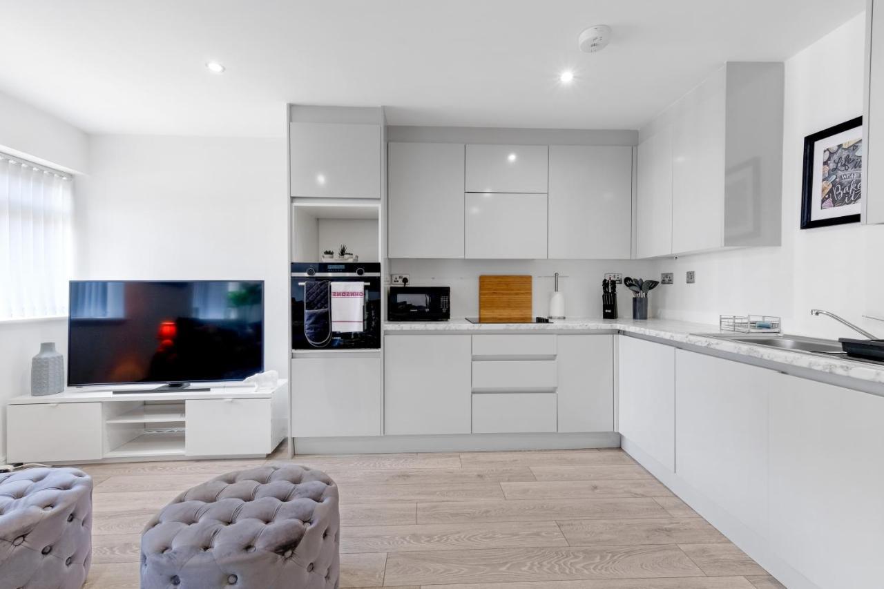 St Martins House Luxury 2 Bedroom Apartments Ruislip By 360Stays Exterior foto