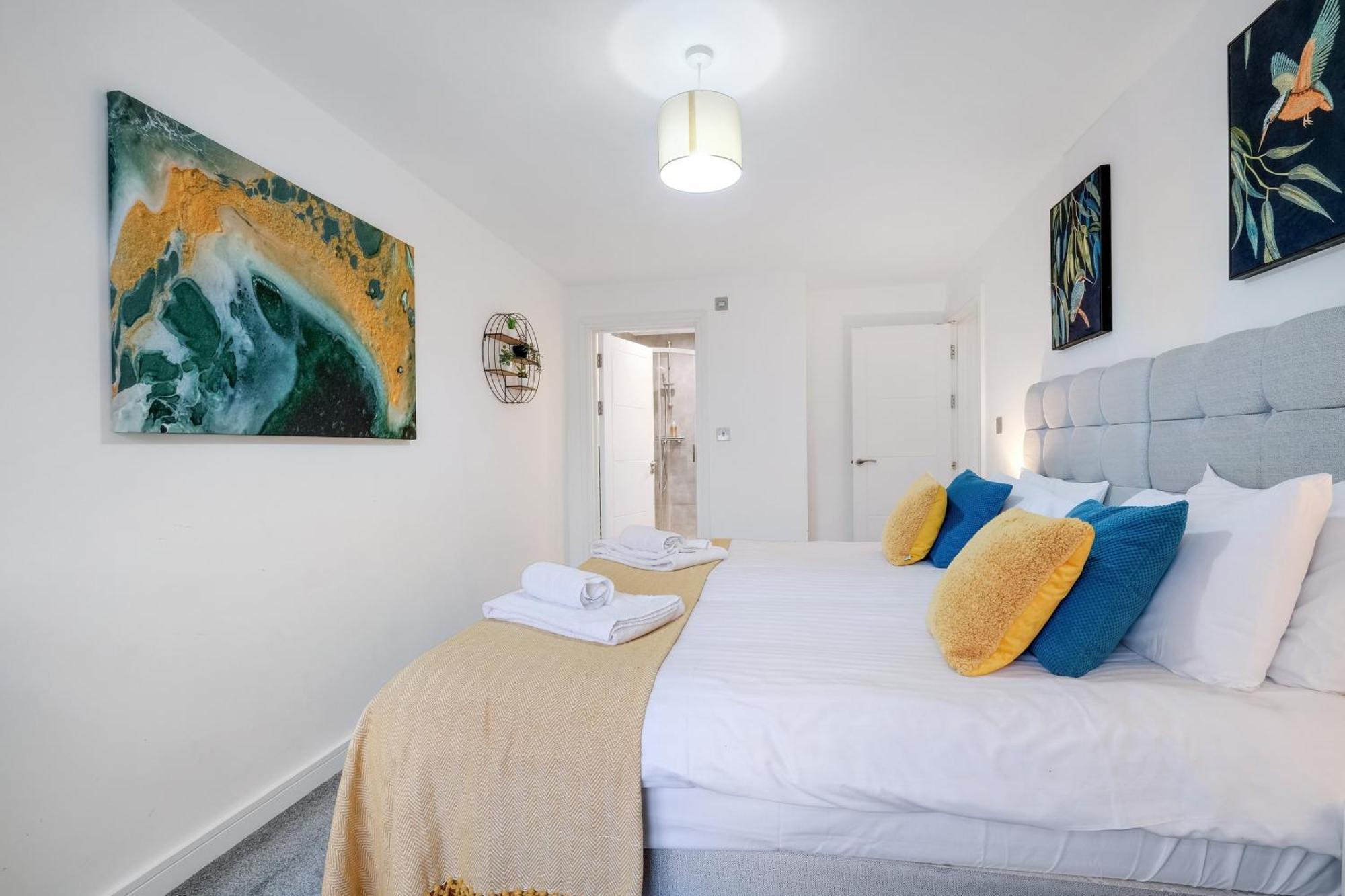 St Martins House Luxury 2 Bedroom Apartments Ruislip By 360Stays Exterior foto