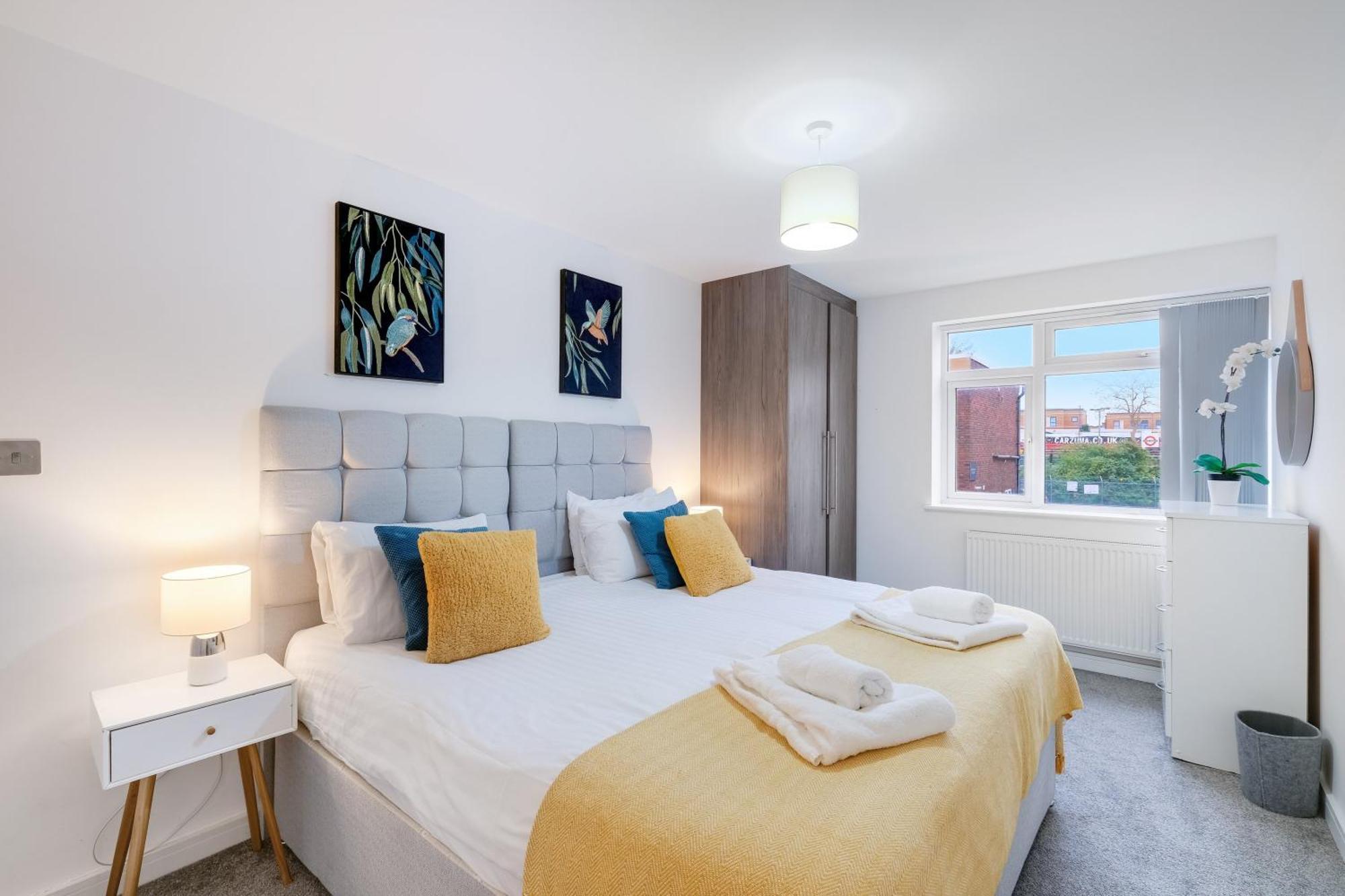 St Martins House Luxury 2 Bedroom Apartments Ruislip By 360Stays Exterior foto