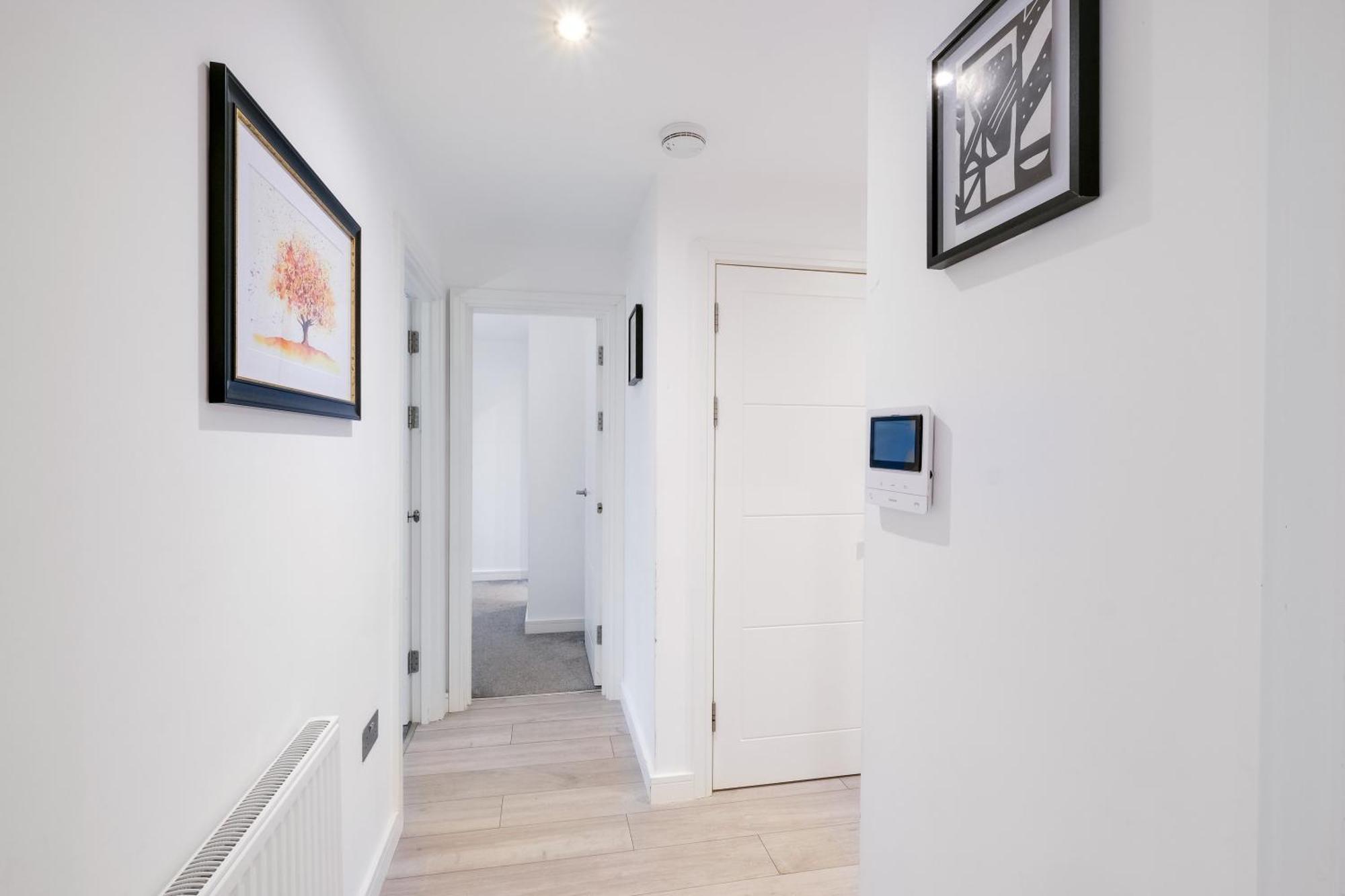 St Martins House Luxury 2 Bedroom Apartments Ruislip By 360Stays Exterior foto